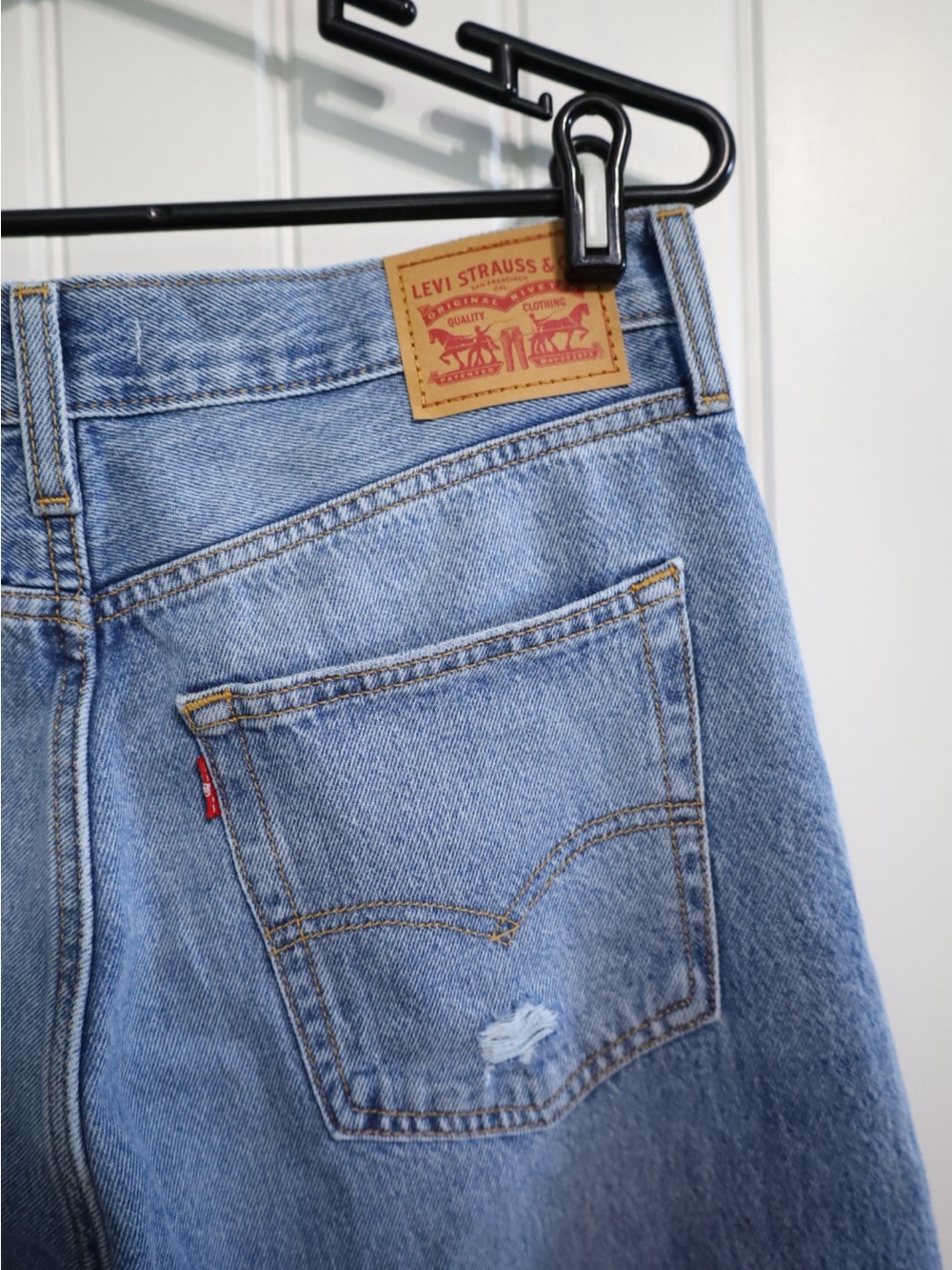 Levi’s 94’ Baggy Straight Leg Jeans Feeling Great - Medium Wash Womens Size 29 - Picture 7 of 11